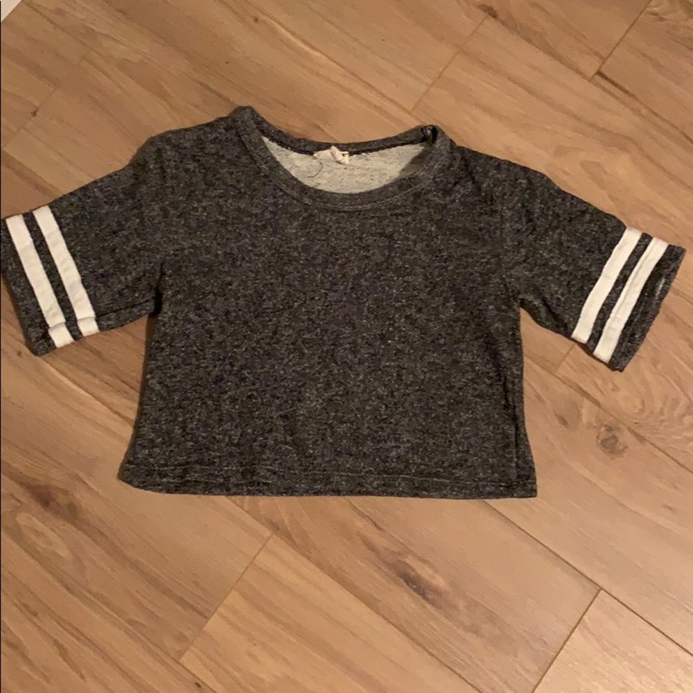 Cute comfy crop top.